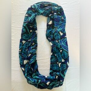 Chase infinity scarf